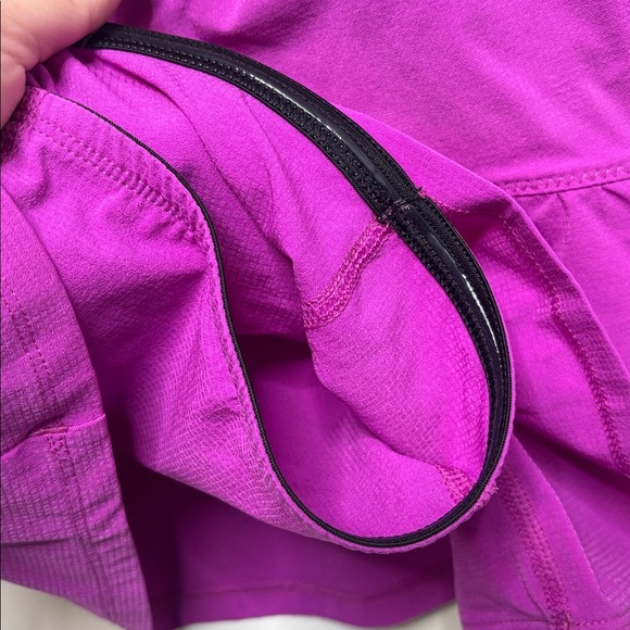 Under Armour HeatGear Skort Women XS Purple Built-In Shorts Running Tennis - Picture 10 of 10